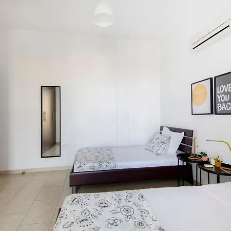 Appartement Center Floor Big Balcony 2br Close To The
