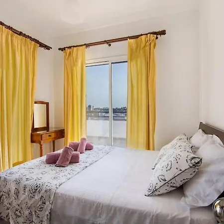 Center Floor Big Balcony 2br Close To The Appartement Larnaca